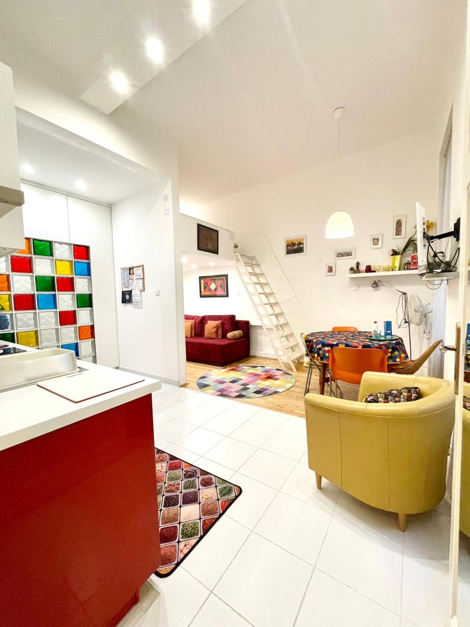 Rainbow Pearl Apartment At St Stephen' S Basilica ブダペスト エクステリア 写真