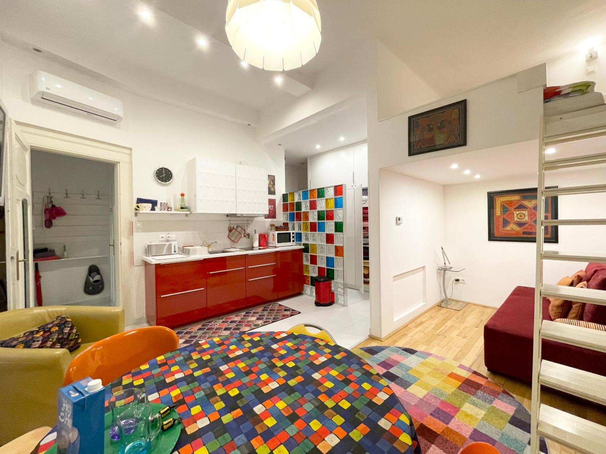 Rainbow Pearl Apartment At St Stephen' S Basilica ブダペスト エクステリア 写真