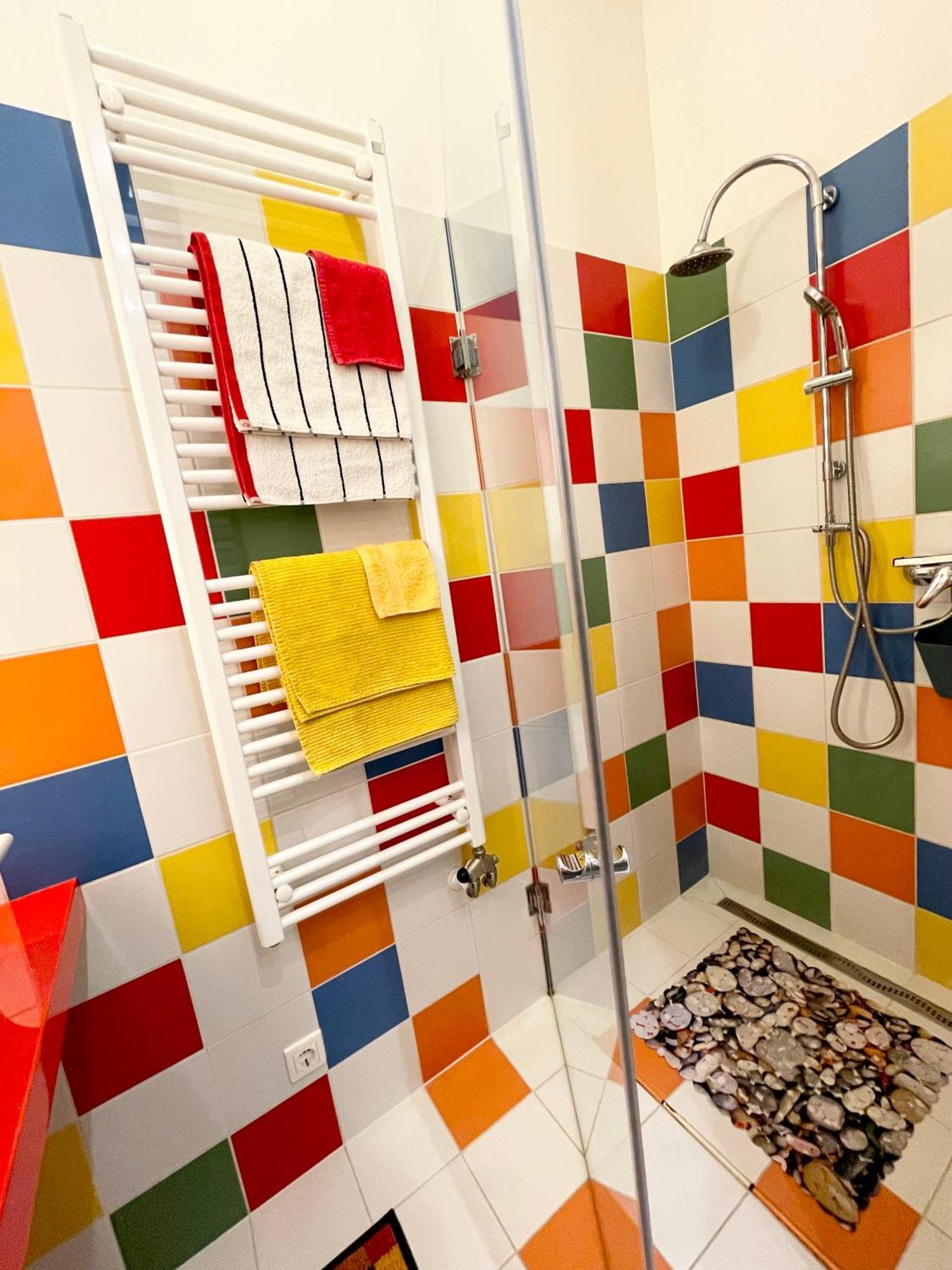 Rainbow Pearl Apartment At St Stephen' S Basilica ブダペスト エクステリア 写真