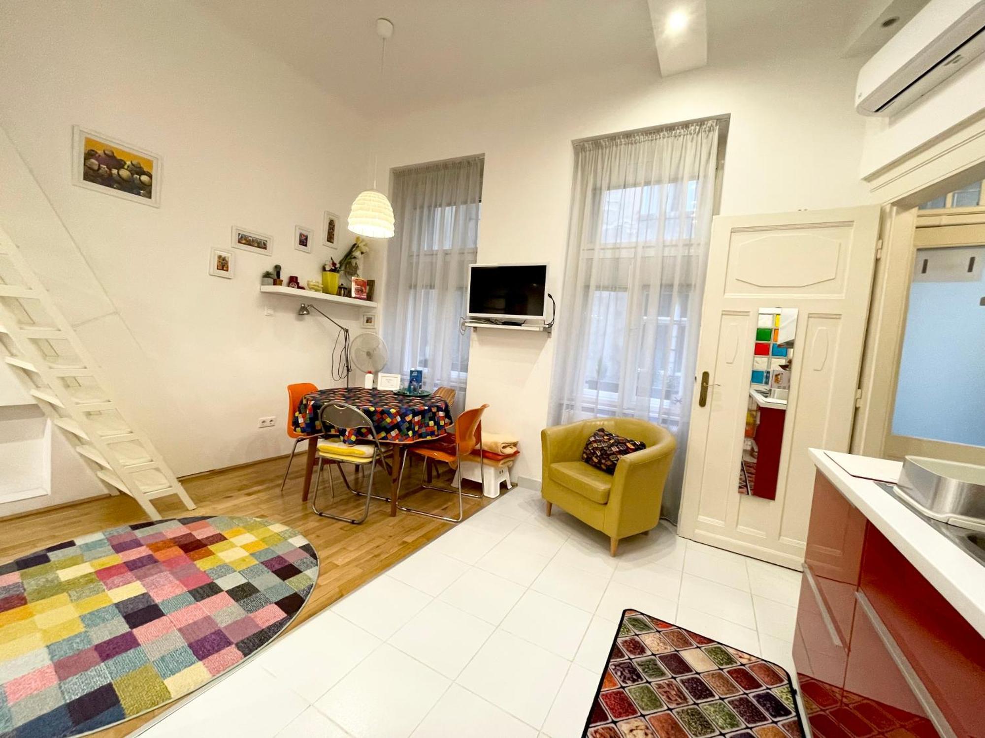 Rainbow Pearl Apartment At St Stephen' S Basilica ブダペスト エクステリア 写真