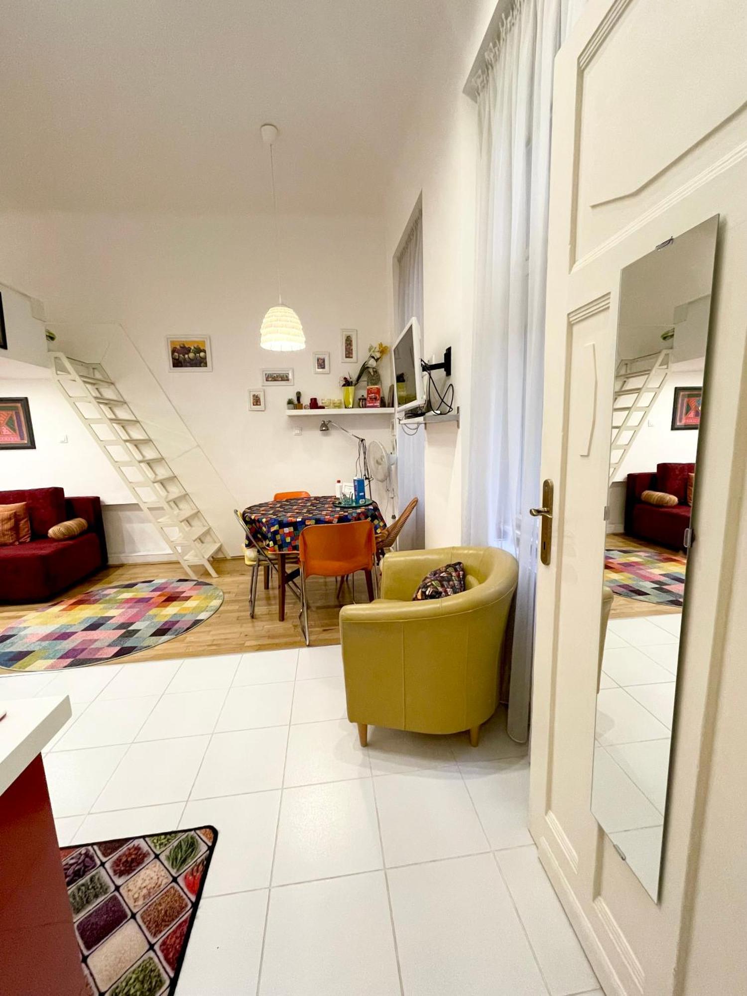 Rainbow Pearl Apartment At St Stephen' S Basilica ブダペスト エクステリア 写真