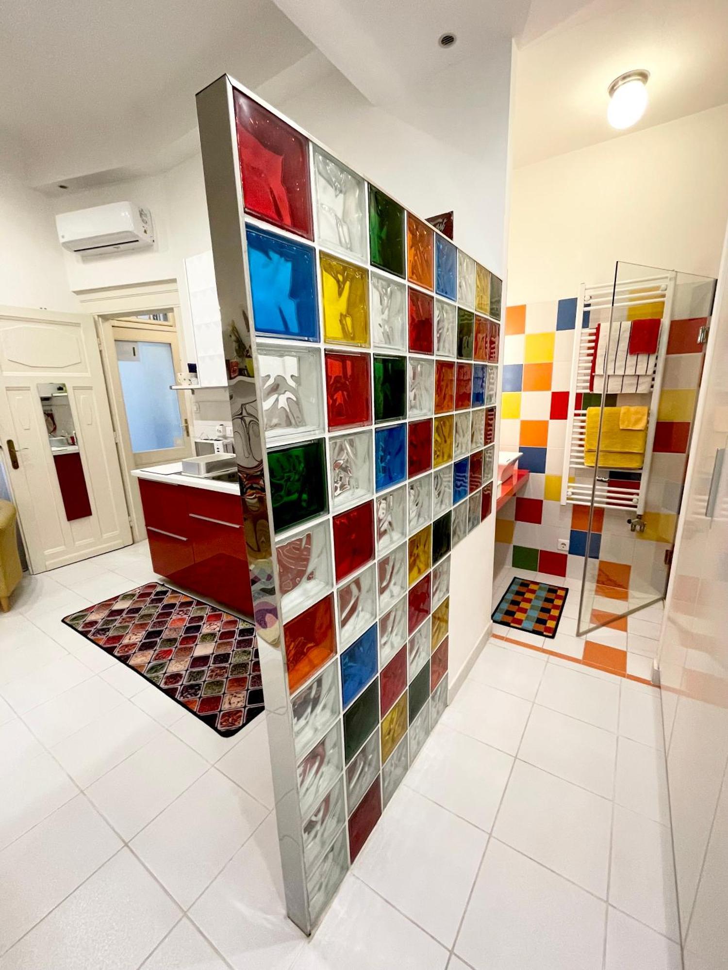 Rainbow Pearl Apartment At St Stephen' S Basilica ブダペスト エクステリア 写真