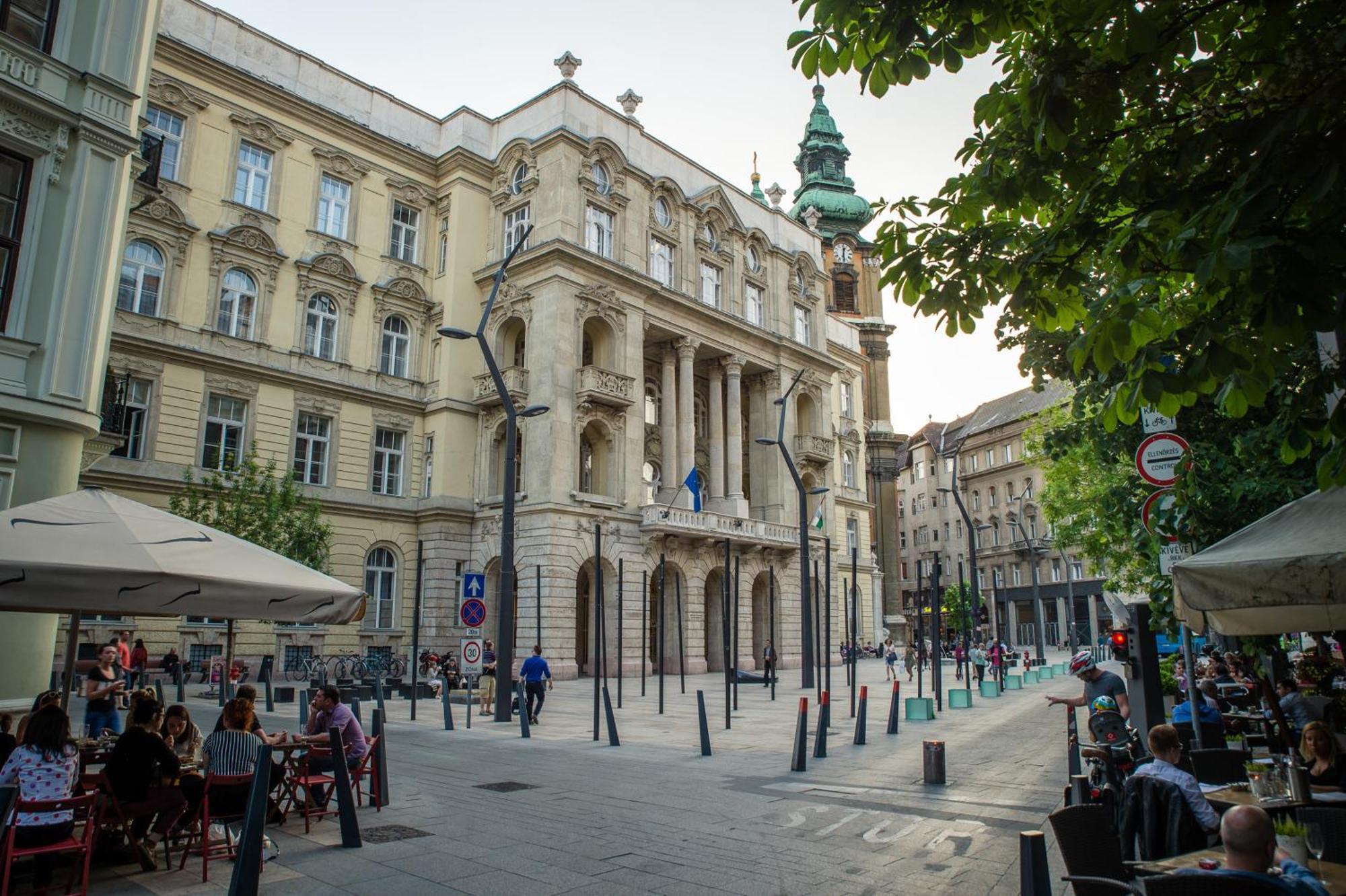 Rainbow Pearl Apartment At St Stephen' S Basilica ブダペスト エクステリア 写真