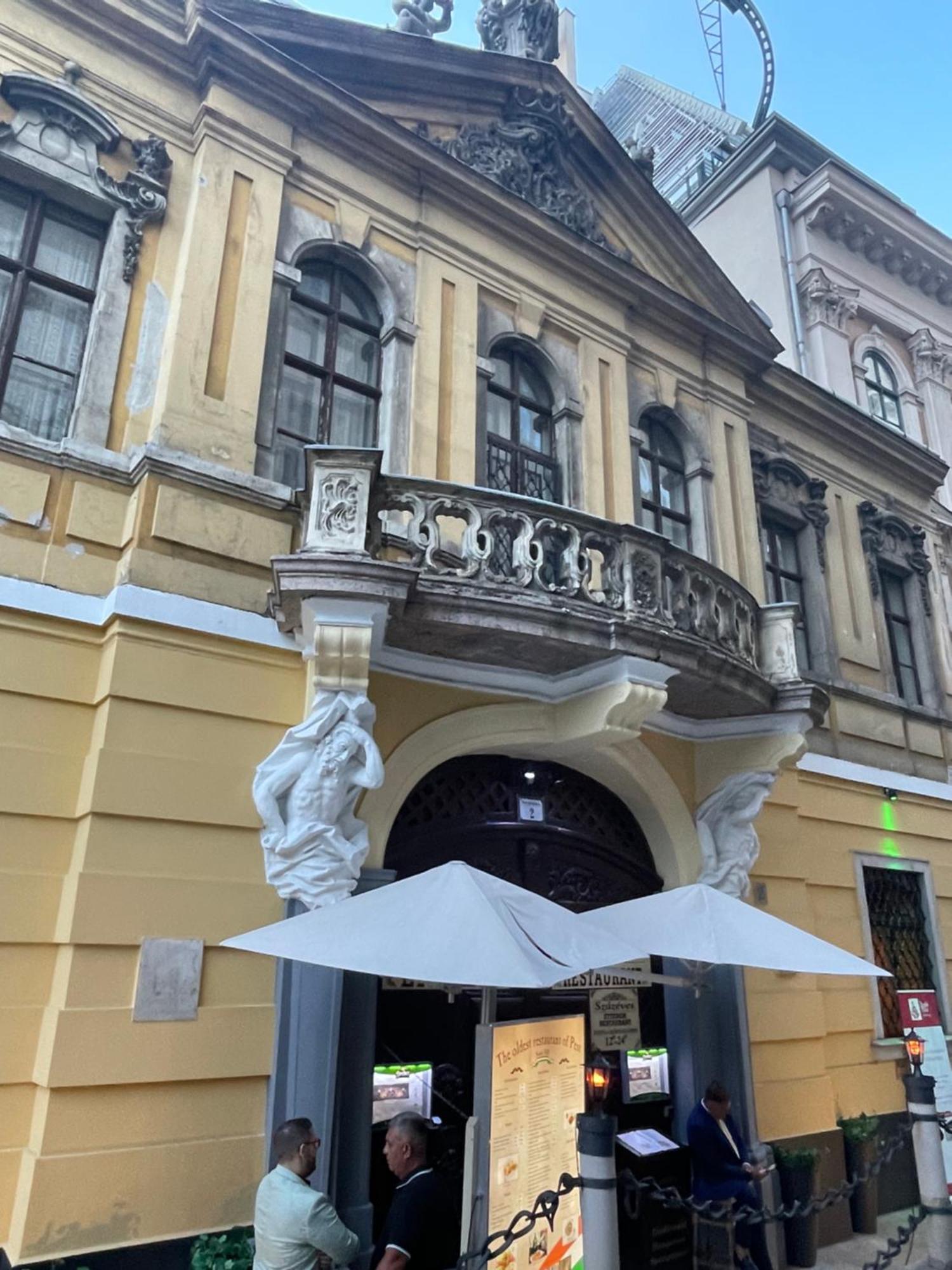 Rainbow Pearl Apartment At St Stephen' S Basilica ブダペスト エクステリア 写真