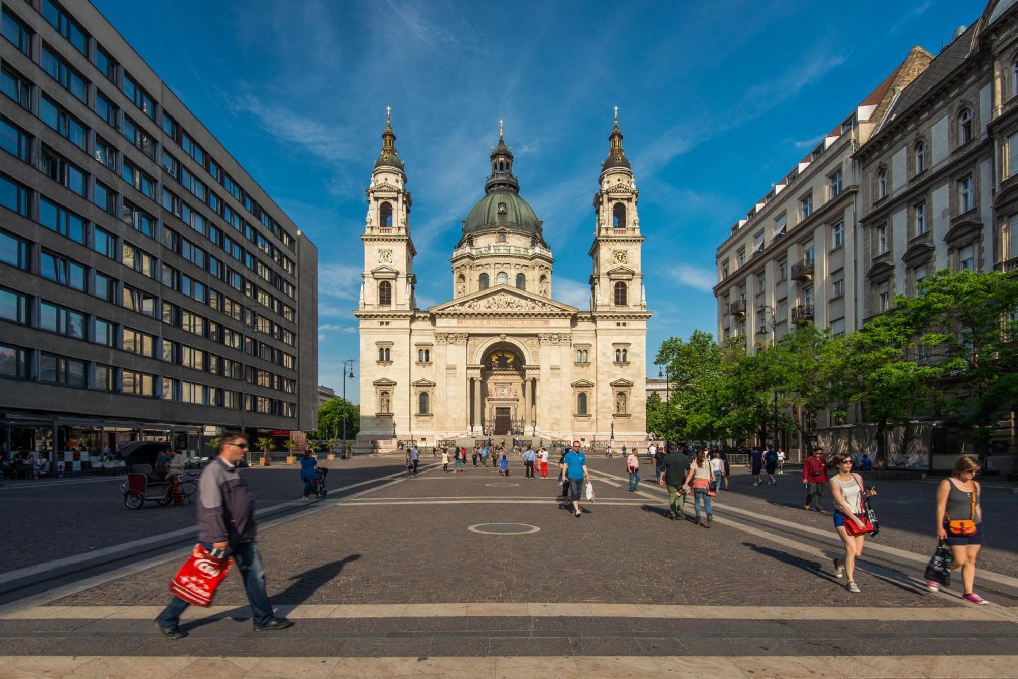 Rainbow Pearl Apartment At St Stephen' S Basilica ブダペスト エクステリア 写真