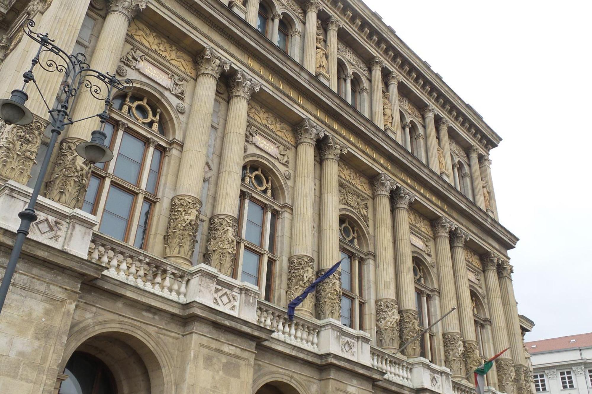 Rainbow Pearl Apartment At St Stephen' S Basilica ブダペスト エクステリア 写真